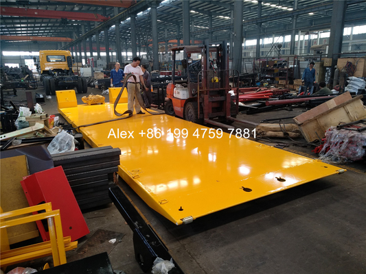 10 Tons 12 Tons Heavy Duty Tow Truck Tilt Tray For Twin Axles Truck Style Cutomizable