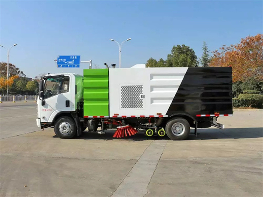 Japanese 4x2 Isuzu KV100 115hp Eu 5 Road Sweeping Truck Diesel Powered