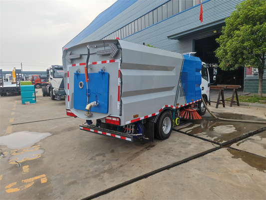 Powerful Truck Mounted Sweeping Machine For Large Scale Cleaning