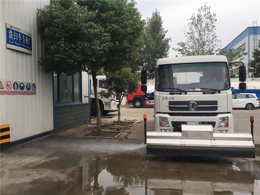 Heavy Duty Road Washing Truck With 20M3 Tank Volume And 25000KG GVW