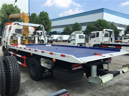 4 Tons Dongfeng Euro 3 Slide Bed Recovery Truck With Telescopic Crane