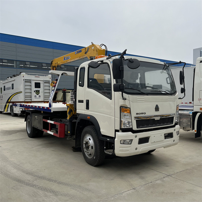 Howo Euro 3 Flatbed Wrecker Truck 4 Tons Flatbed Tilt Truck 116hp Rated Power