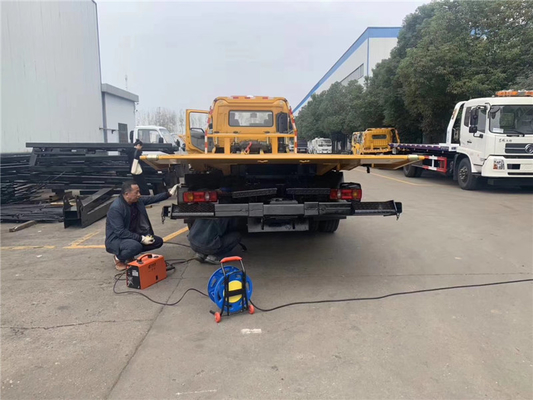 Dongfeng 8 Tons Tilt Tray Flat Bed Tow Trucks Customizable High Durability
