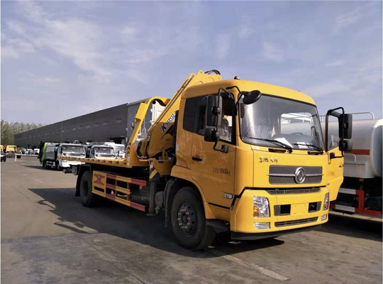 Diesel Fueled Flatbed Wrecker Truck 8 Tons With Folding Crane
