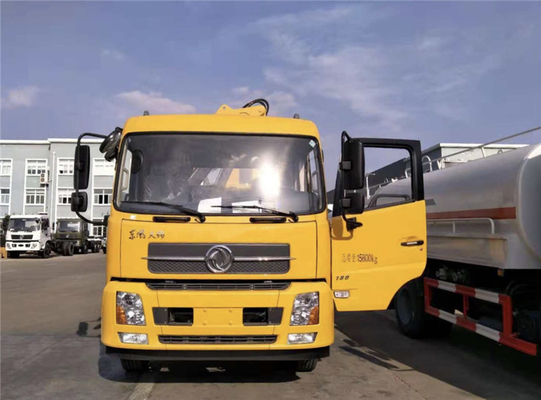 Diesel Fueled Flatbed Wrecker Truck 8 Tons With Folding Crane