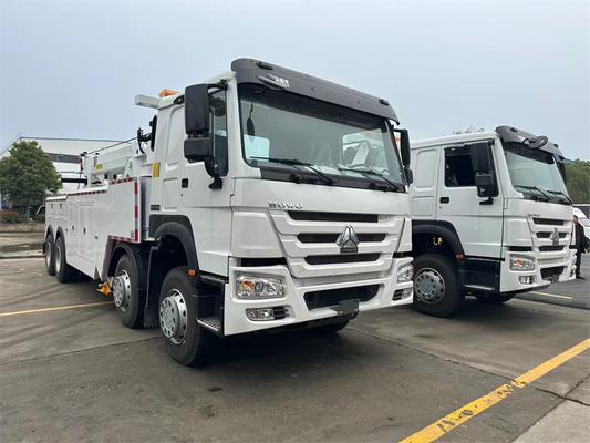 50 Tons Howo Sinotruck Heavy Duty Rotator With 360 Degree Continuous Rotation