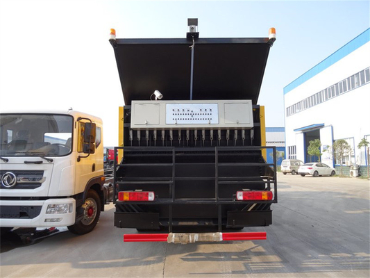 25000kg Sinotruck Howo Synchronous Chip Sealer Truck For Asphalt And Gravel Chips Spray