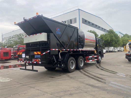 25000kg Sinotruck Howo Synchronous Chip Sealer Truck For Asphalt And Gravel Chips Spray