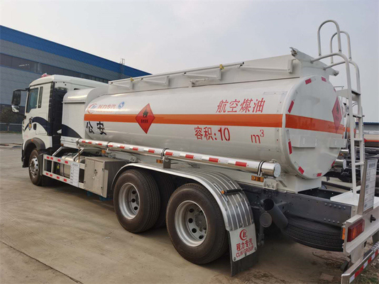 Sinotruck Howo 20000 Liters Air Jet Aviation Refueling Trucks For Remote Areas