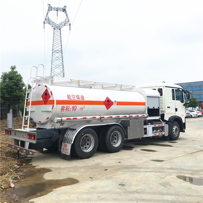 Sinotruck Howo 20000 Liters Air Jet Aviation Refueling Trucks For Remote Areas