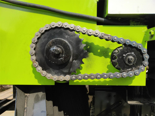 Sinotruck Howo Synchronous Chip Seal Truck For Anti Slip And Anti Seepage Roads
