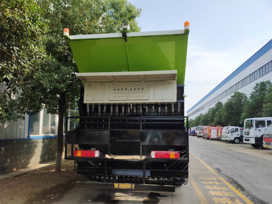 Sinotruck Howo Synchronous Chip Seal Truck For Anti Slip And Anti Seepage Roads