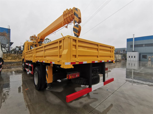 Dongfeng 190hp Engine Truck Mounted Crane 8 Ton Crane Truck For Transportation