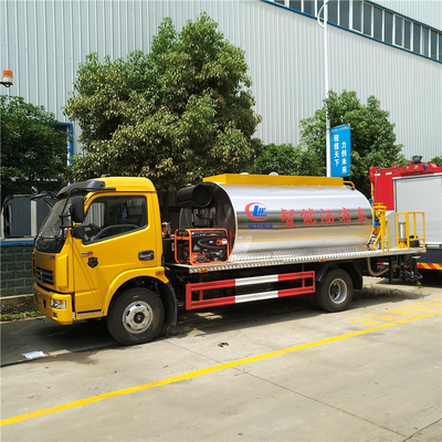 Dongfeng 6000 Liters Bitumen Spraying Truck For Highways Construction