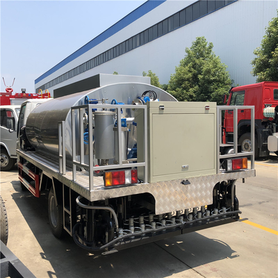 Dongfeng 6000 Liters Bitumen Spraying Truck For Highways Construction