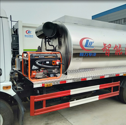 Dongfeng 6000 Liters Bitumen Spraying Truck For Highways Construction
