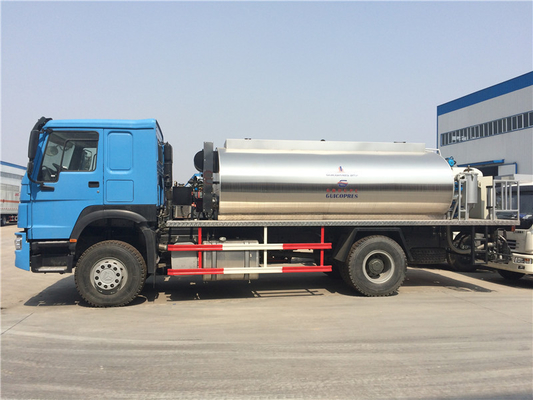 Sinotruck Howo 10 Cbm 12 Cbm Truck Mounted Bitumen Sprayer With Dongfeng Chassis