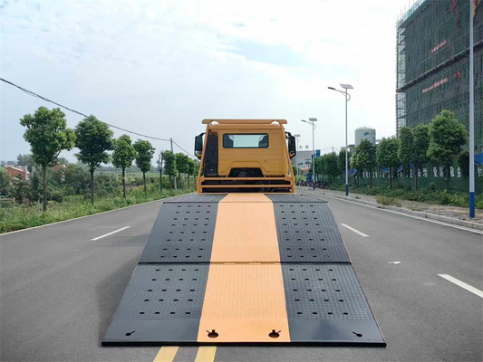 6 Wheels Sinotruck Howo Wrrcker Bed Winch Support Excavator Loading Road Rescue Truck