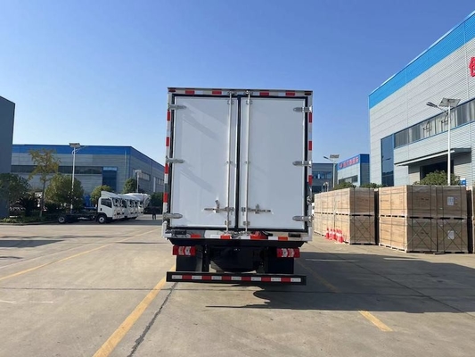 8-10 Ton Capacity JAC S9 Refrigerated Truck With 5.2m Refrigerated Box
