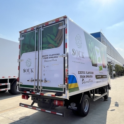 4x2 SINOTRUK HOWO 3-5 Ton Small Frozen Food Delivery Truck With 4m Freezer Box
