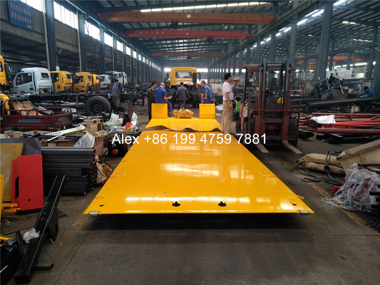 10 Tons 12 Tons Heavy Duty Tow Truck Tilt Tray For Twin Axles Truck Style Cutomizable