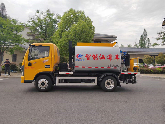 Dongfeng 4000 Liters Bitumen Asphalt Spray Truck With YC4FA120-30 Engine