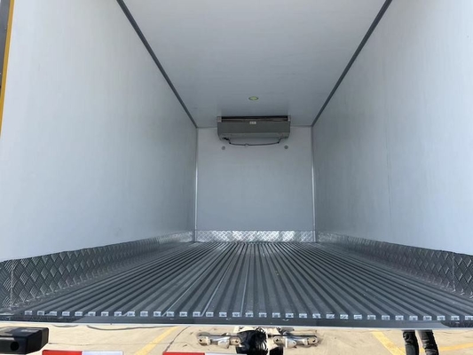 8-10 Ton Capacity JAC S9 Refrigerated Truck With 5.2m Refrigerated Box