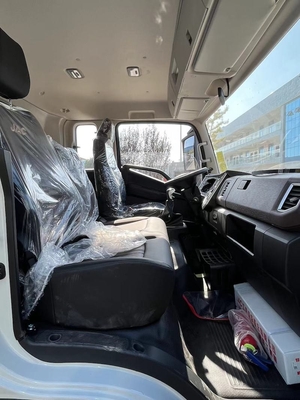 8-10 Ton Capacity JAC S9 Refrigerated Truck With 5.2m Refrigerated Box
